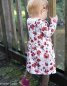 Preview: Blooming Flower Mohn weiß rot Swafing Sweatstoff Designbeispiel Kinderkleid mit Mohnblumen