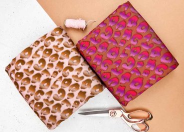 Shine Leo Viskose Webware Leoprint rosé braun und braun pink von Cherry Picking und Swafing